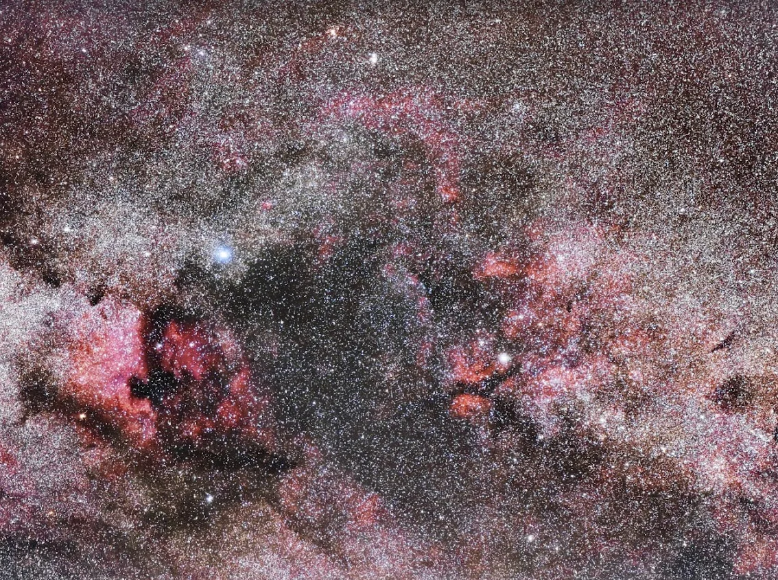 Observation des étoiles à l'observatoire de Bauduen