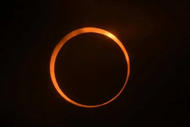 Photo d'une éclipse solaire annulaire